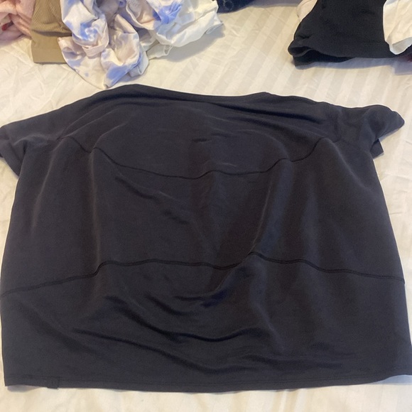 Lululemon T shirt - Picture 4 of 4